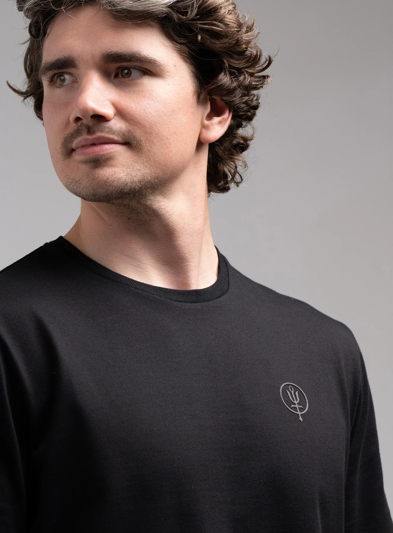 INSIGNIA T-SHIRT - LOVE MANY TRUST FEW - Image 6